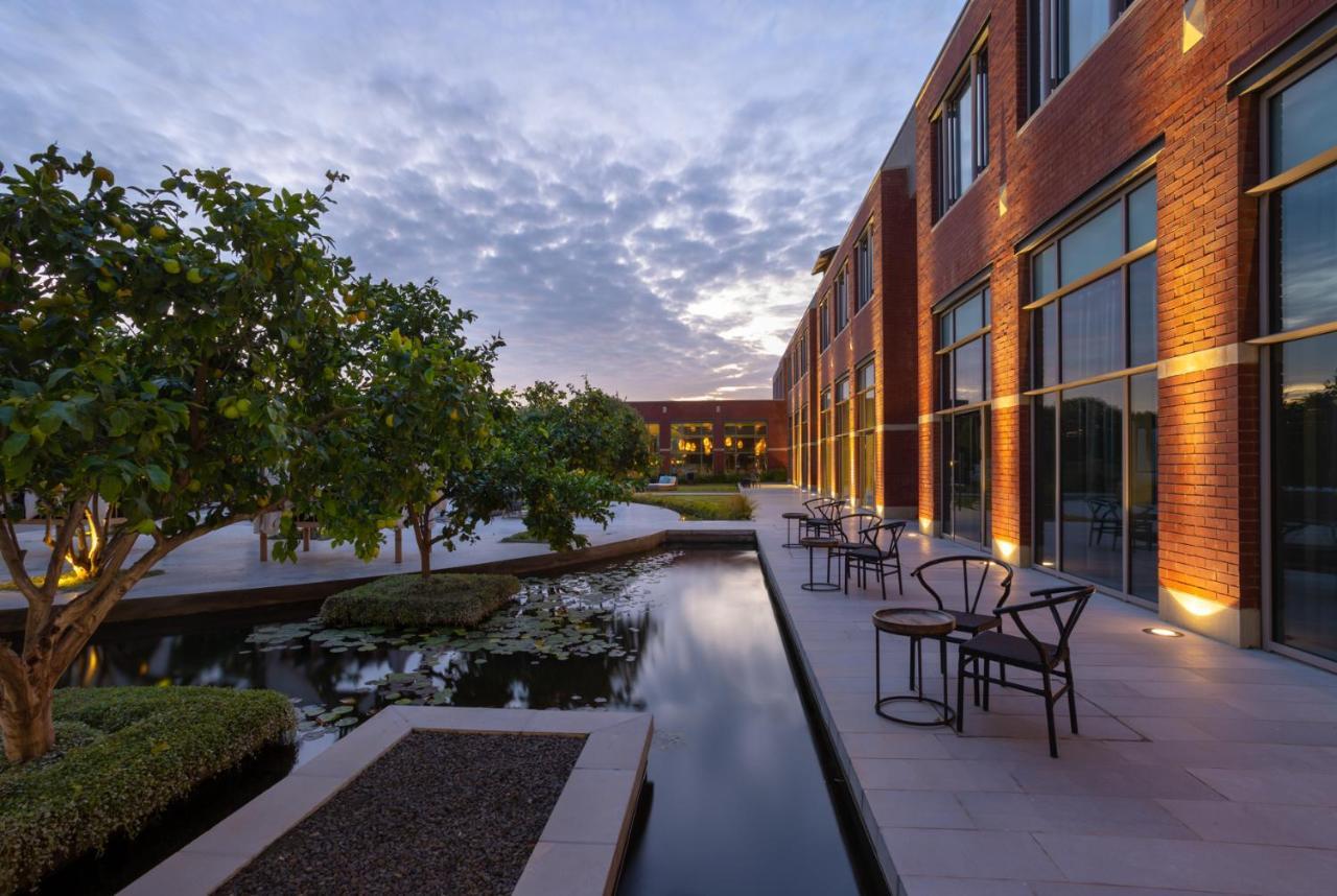Cramim By Isrotel Exclusive Kiryat Anavim Buitenkant foto The courtyard at the Center for BrainHealth