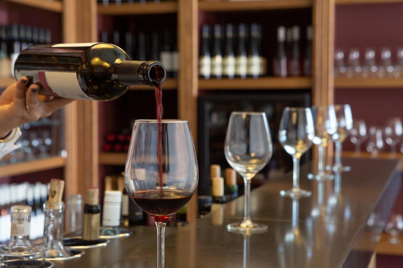 Cramim By Isrotel Exclusive Kiryat Anavim Buitenkant foto Wine tasting at a winery